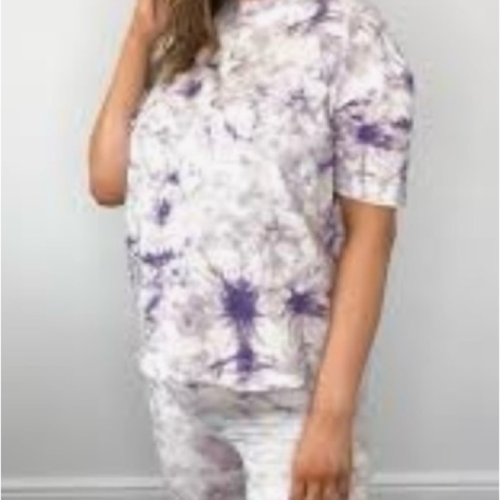 Maternity Tie Dye Tee And Cycluy So
LILAC